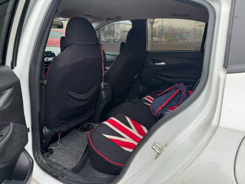 新乡19年雪佛兰科沃兹5