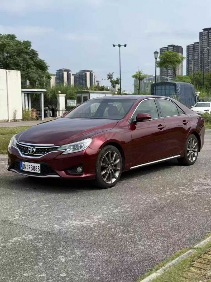 南宁15年丰田锐志2