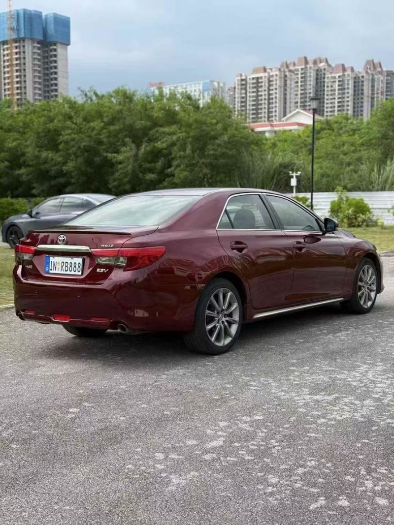 南宁15年丰田锐志7