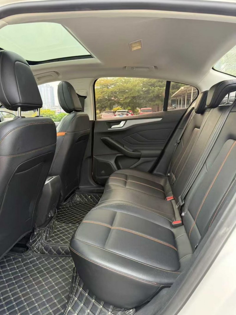 南宁23年福特福克斯3