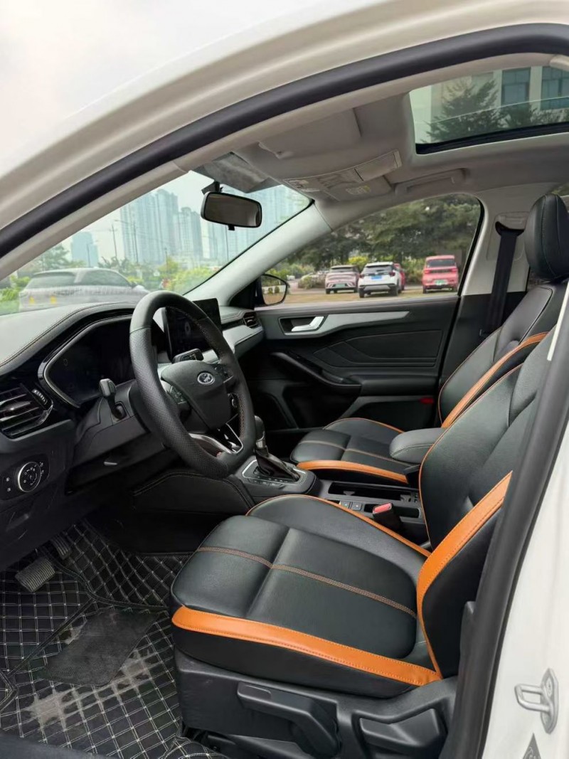 南宁23年福特福克斯4