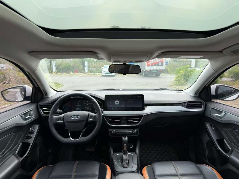 南宁23年福特福克斯5