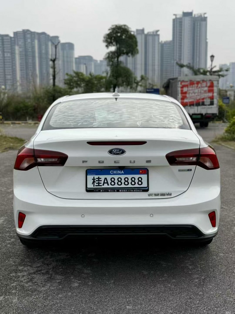 南宁23年福特福克斯7