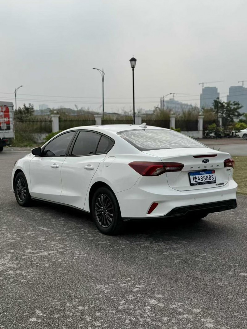 南宁23年福特福克斯8