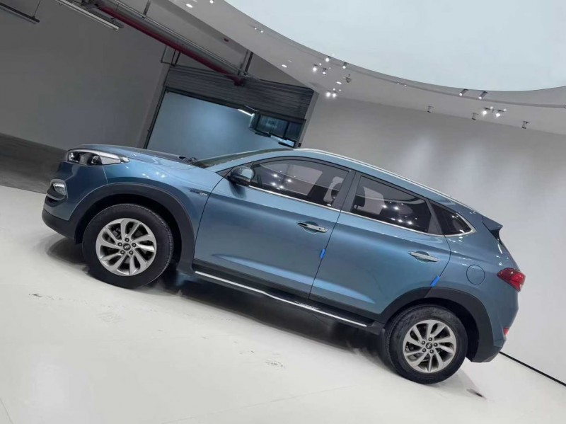 成都16年现代途胜6