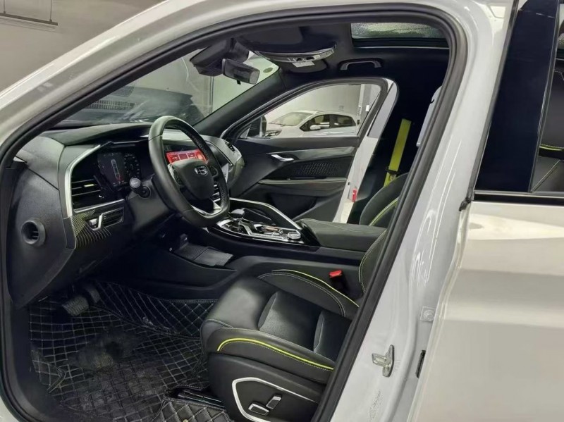 成都22年吉利星越8