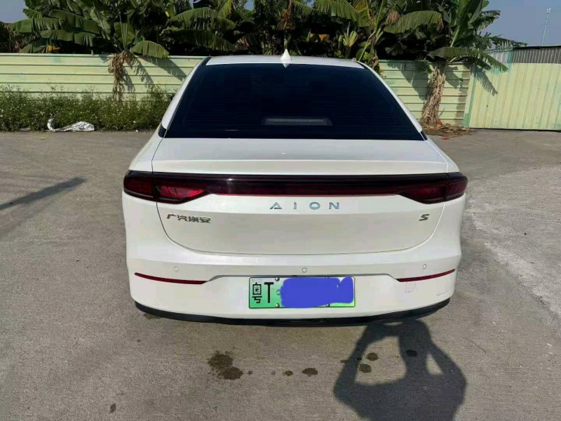 中山24年传祺埃安S4