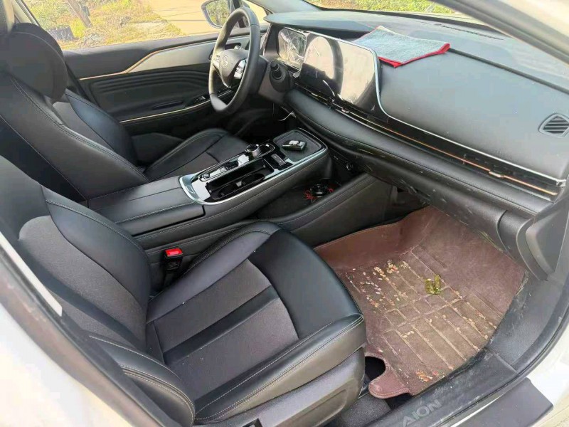 中山24年传祺埃安S7