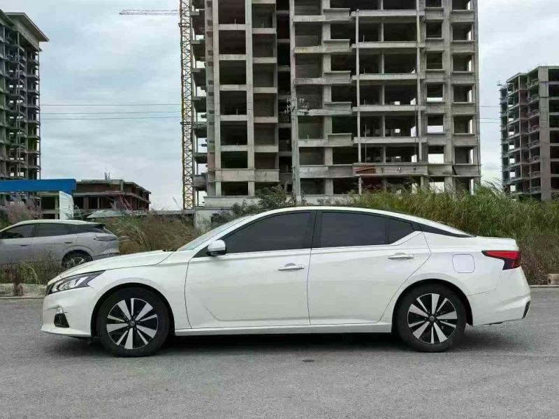 梧州22年日产天籁6