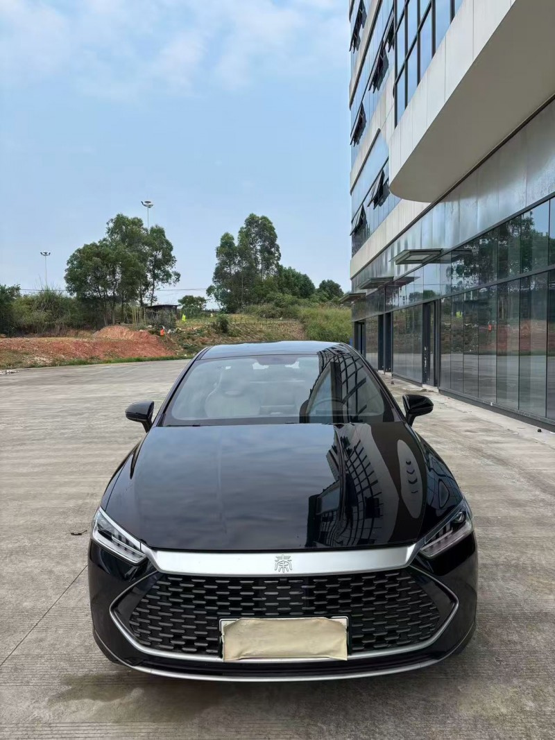 乐山25年比亚迪秦1