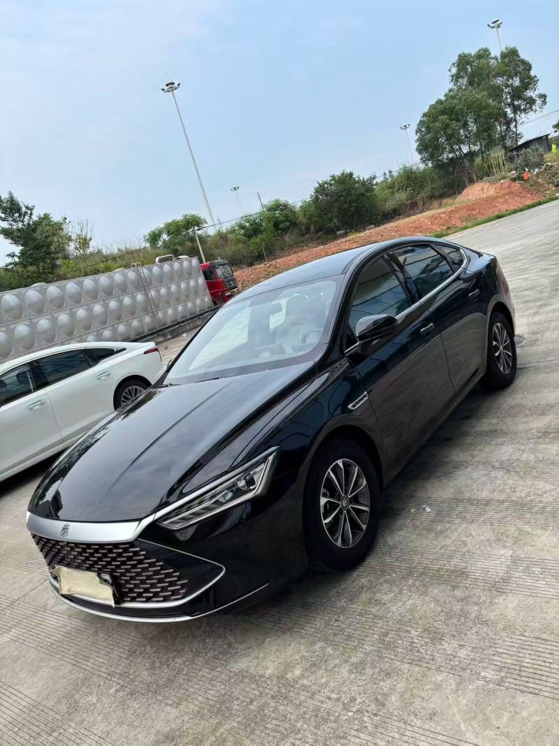 乐山25年比亚迪秦2