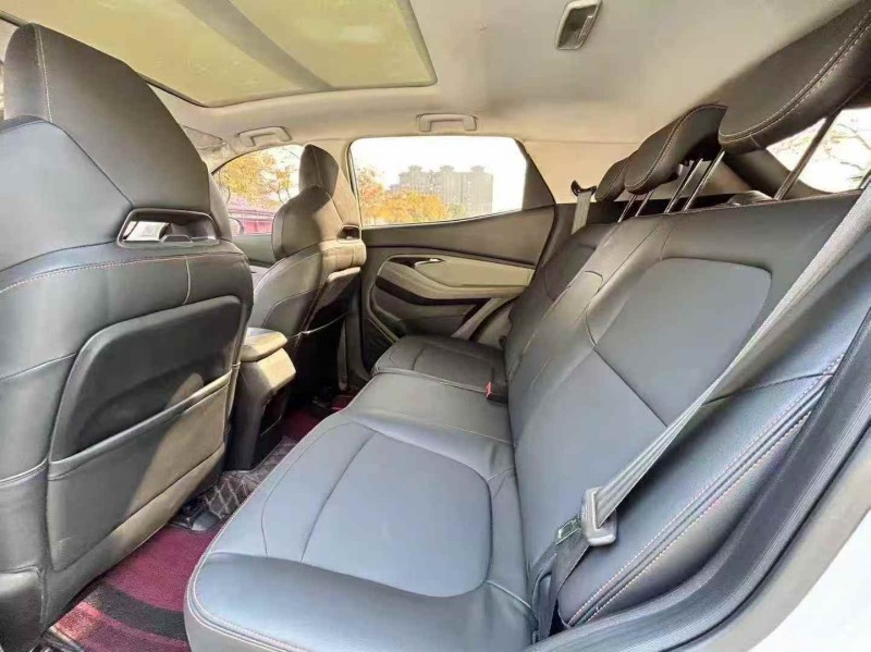 温州19年宝骏RS36