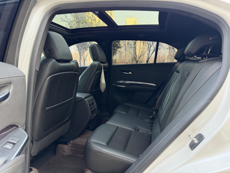 济宁20年凯迪拉克XT44