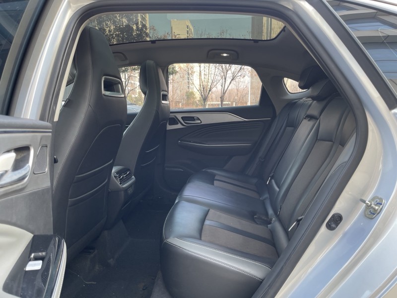 济宁23年传祺埃安S4