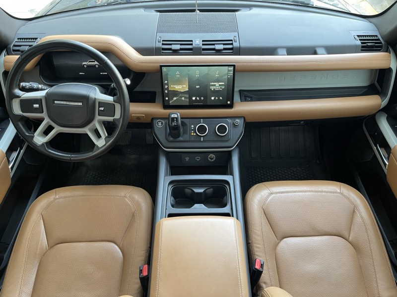 济宁23年路虎卫士5