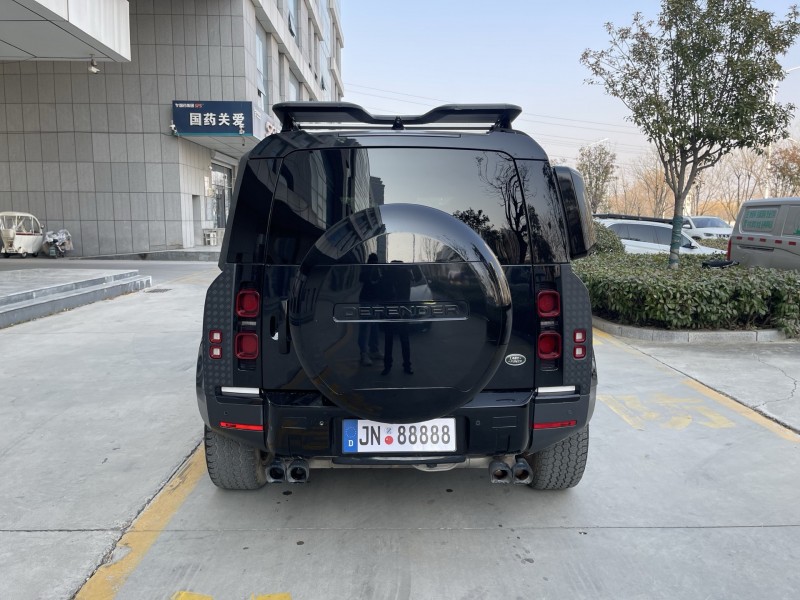 济宁23年路虎卫士9