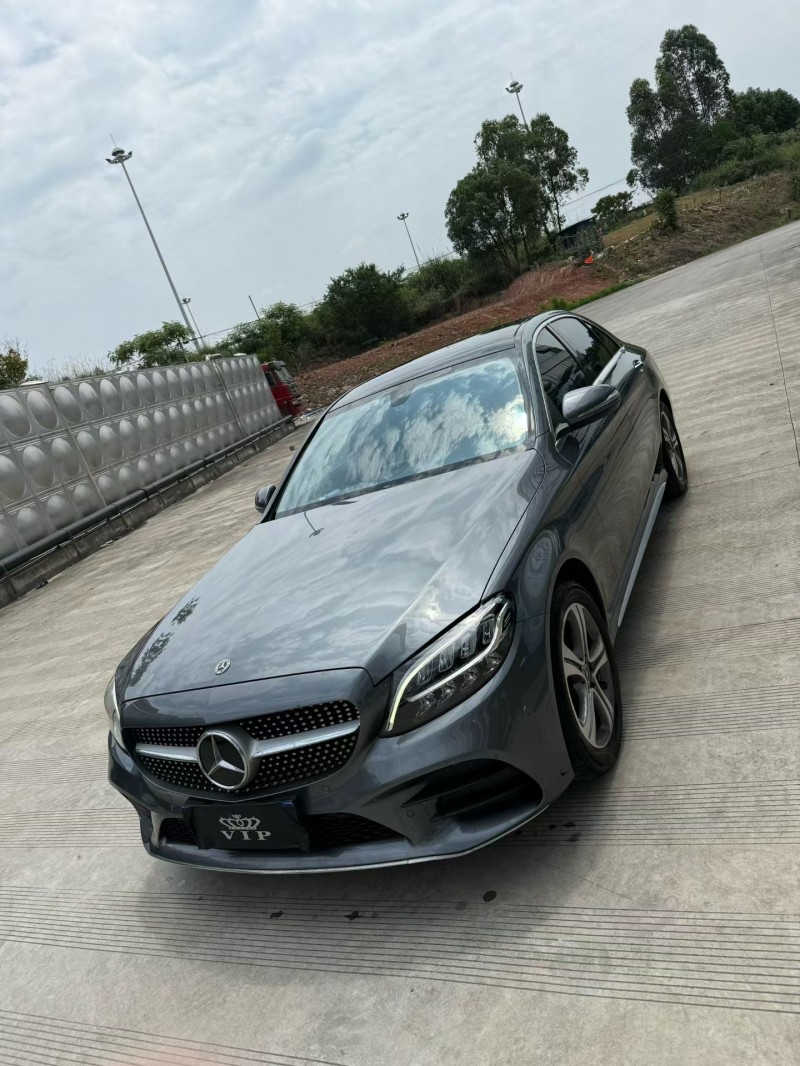 乐山19年奔驰C2