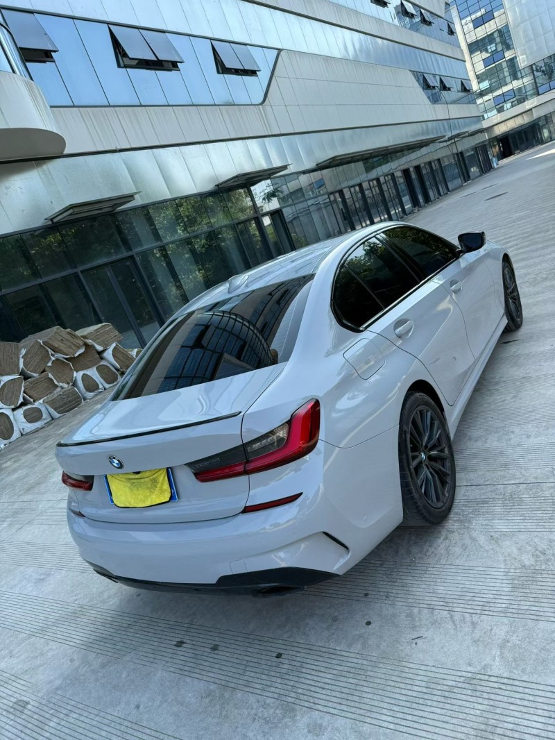 乐山19年宝马3系6