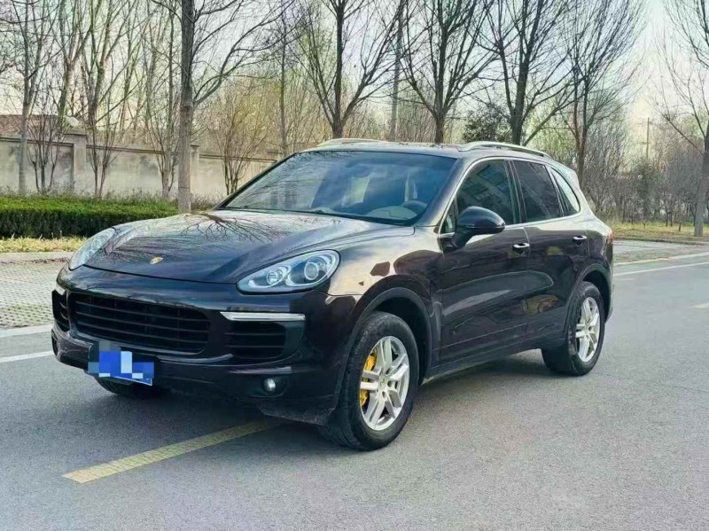 东营17年保时捷卡宴3