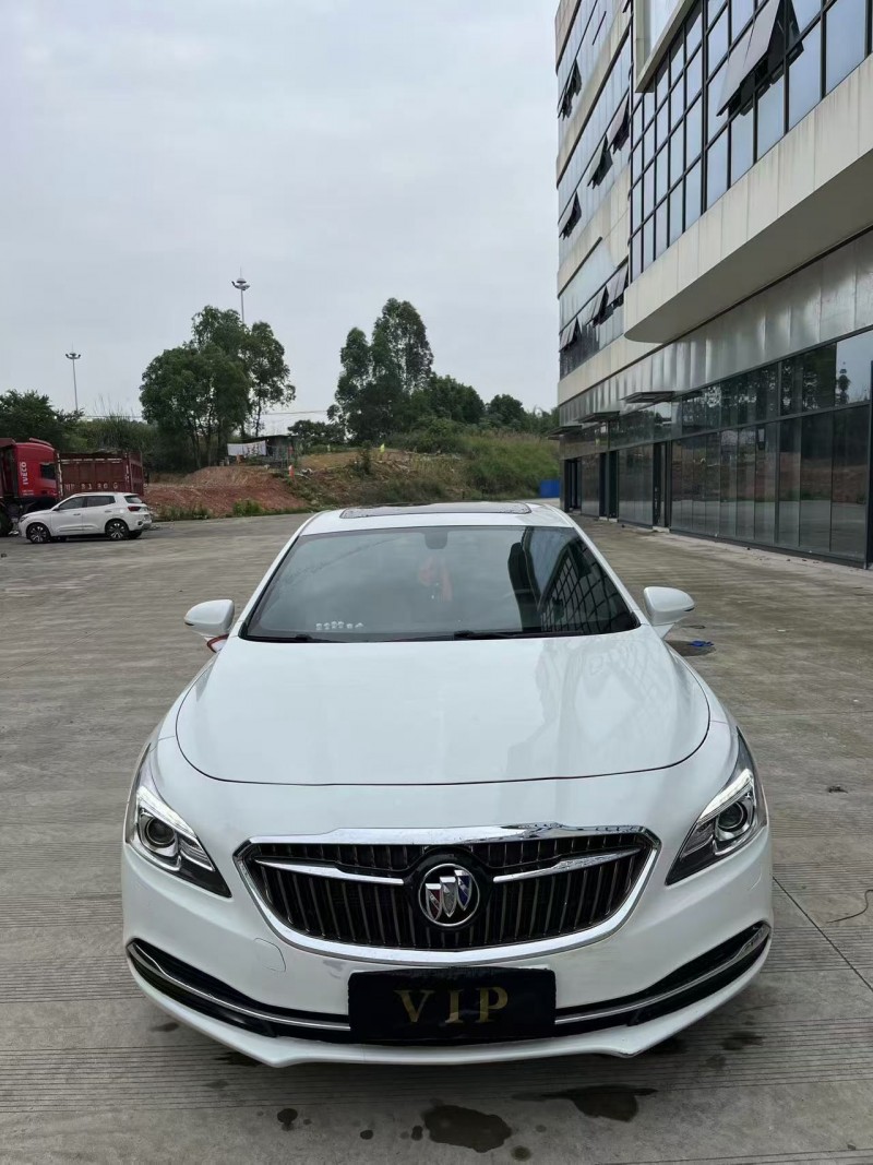 乐山17年别克君越1