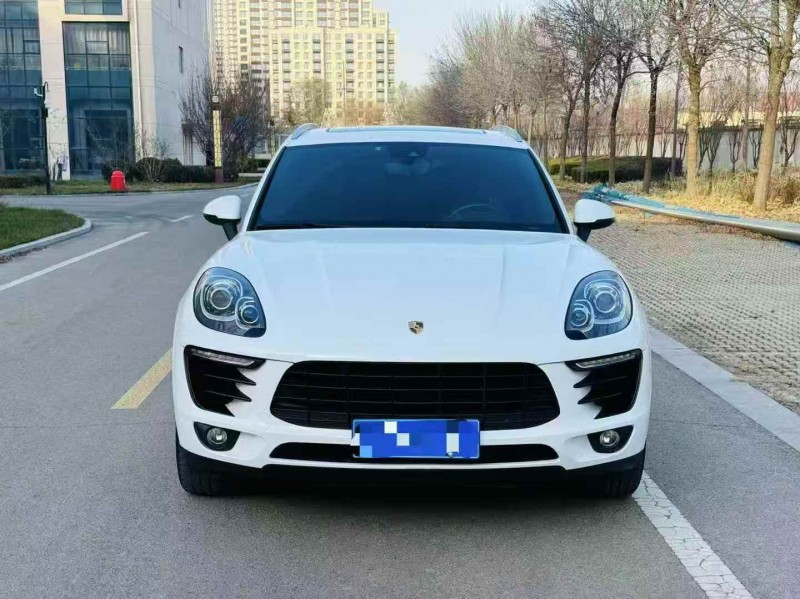 青岛18年保时捷Macan1