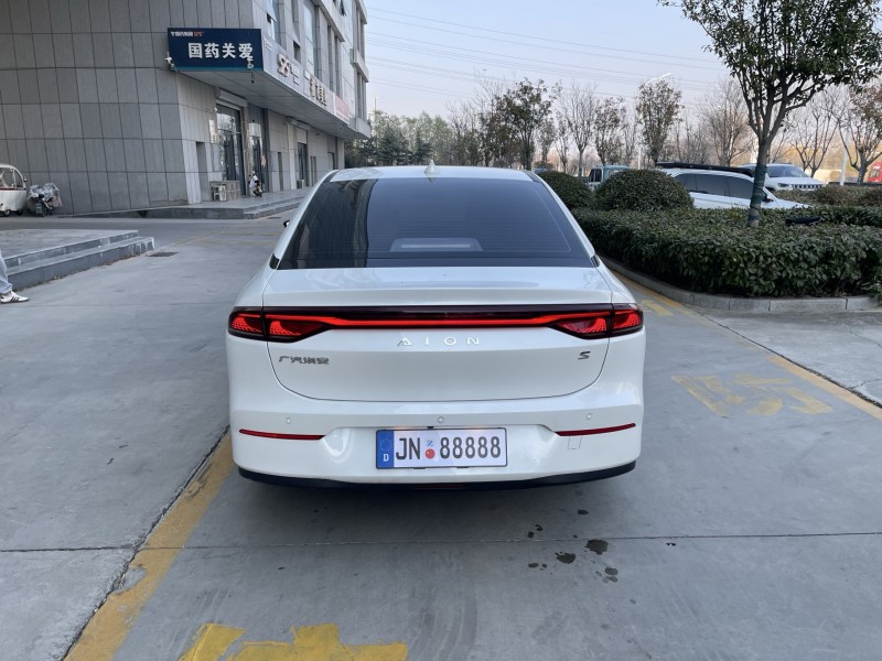 济宁24年传祺埃安S9