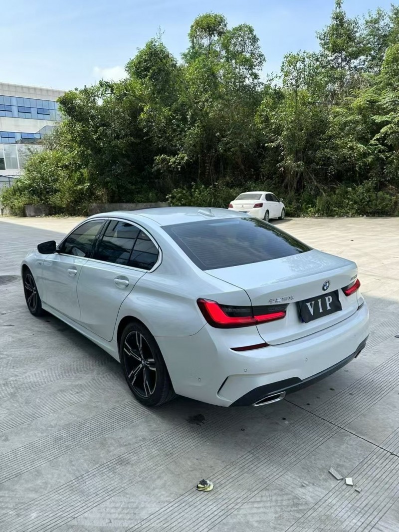 乐山21年宝马3系6
