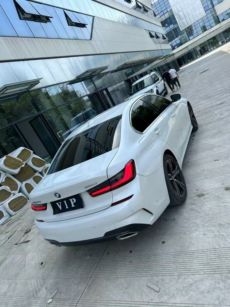 乐山21年宝马3系7