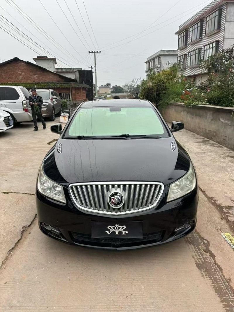 乐山14年别克君越1