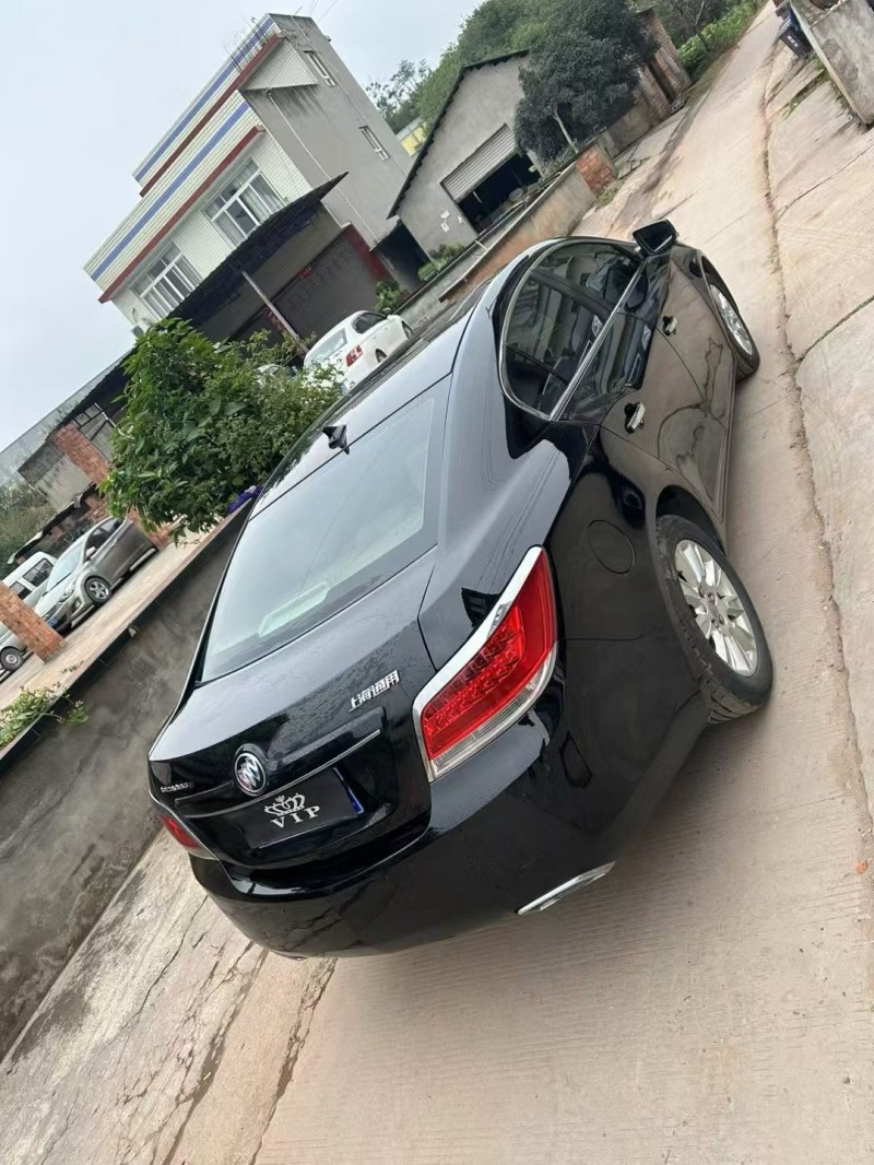 乐山14年别克君越6