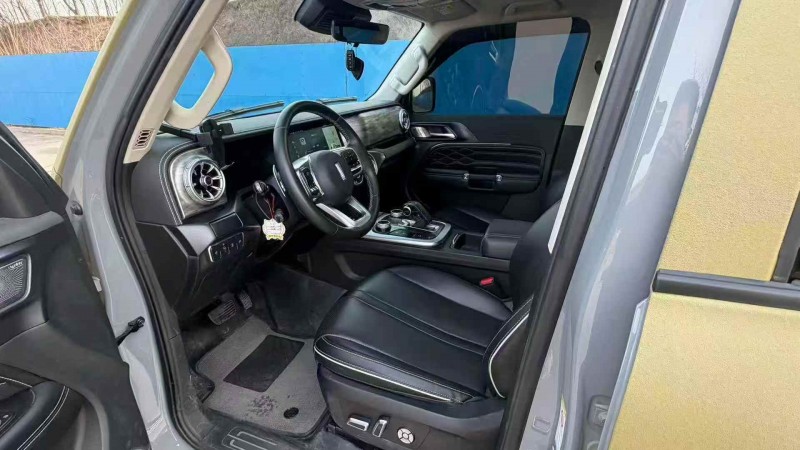 青岛21年长城汽车坦克4