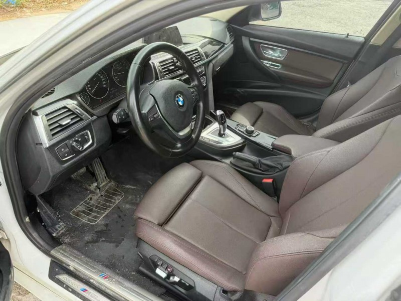 中山17年宝马3系7