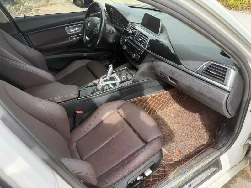 中山17年宝马3系8