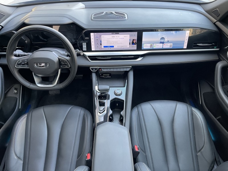 济宁24年吉利星越4