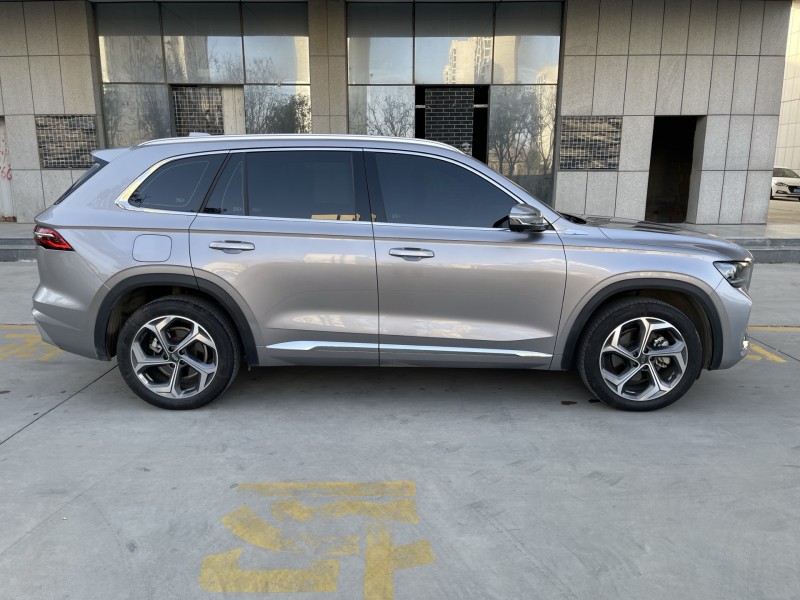 济宁24年吉利星越7