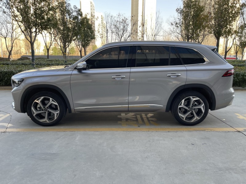 济宁24年吉利星越8