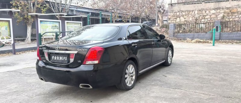 徐州10年丰田皇冠5