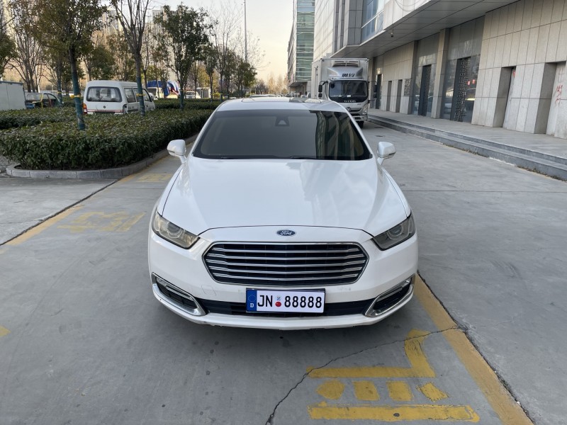 济宁16年福特金牛座1