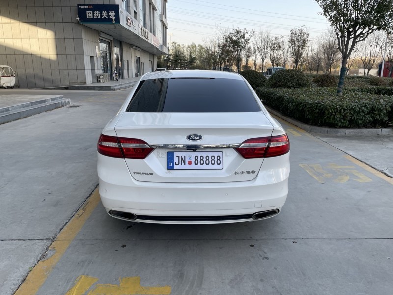 济宁16年福特金牛座9