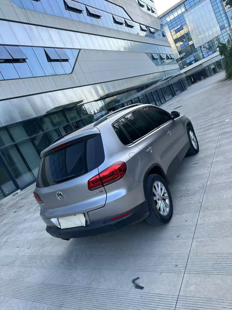 乐山15年大众途观5