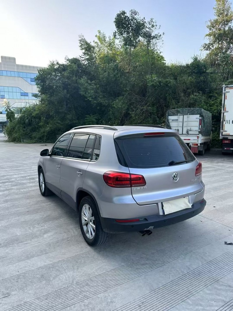 乐山15年大众途观6