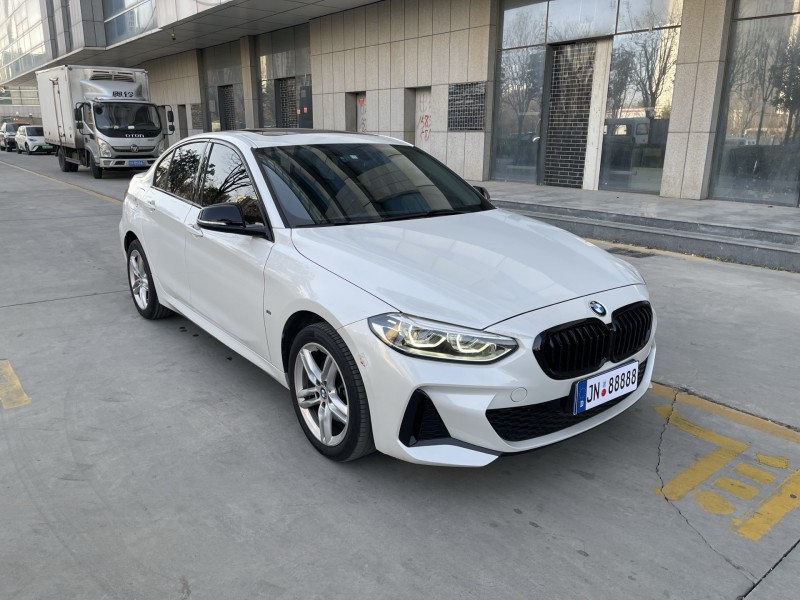 济宁22年宝马1系3