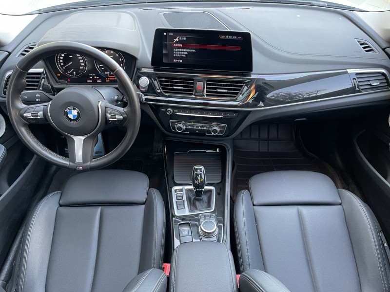 济宁22年宝马1系4