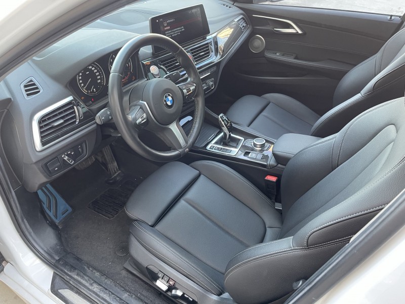 济宁22年宝马1系5