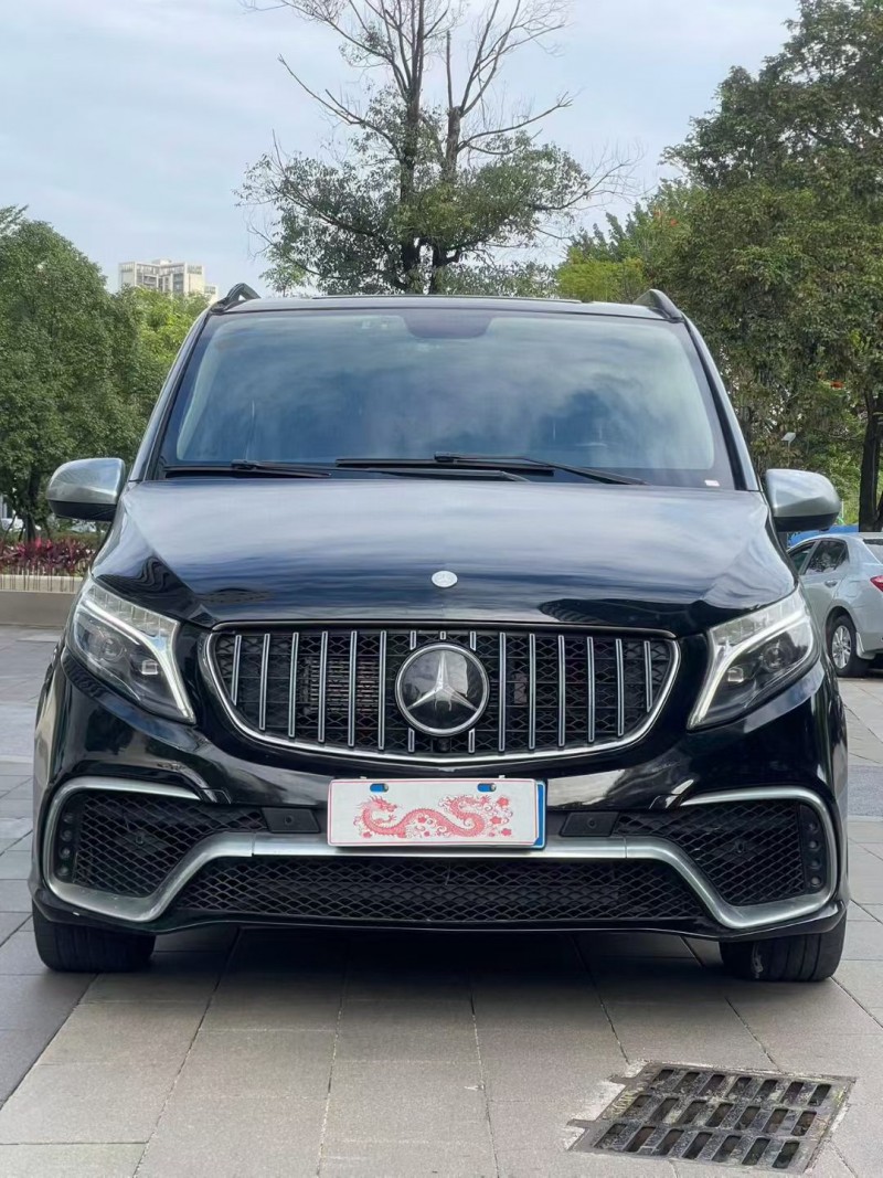 佛山19年奔驰威霆1