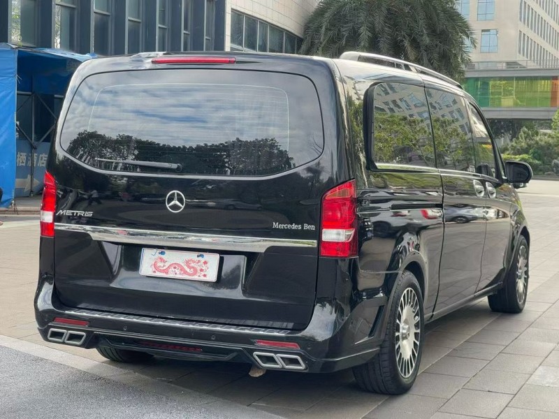 佛山19年奔驰威霆8