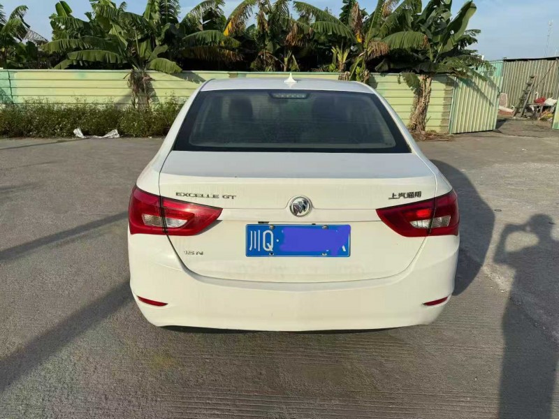 中山17年别克英朗4