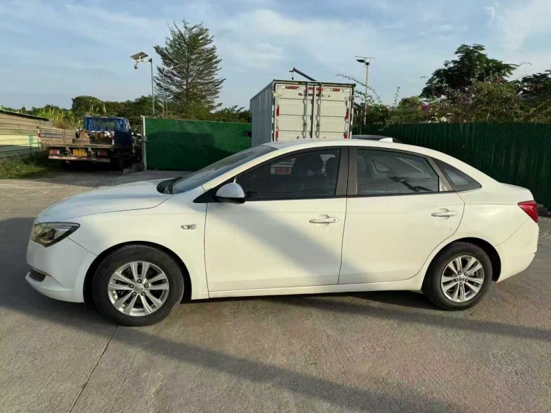 中山17年别克英朗5