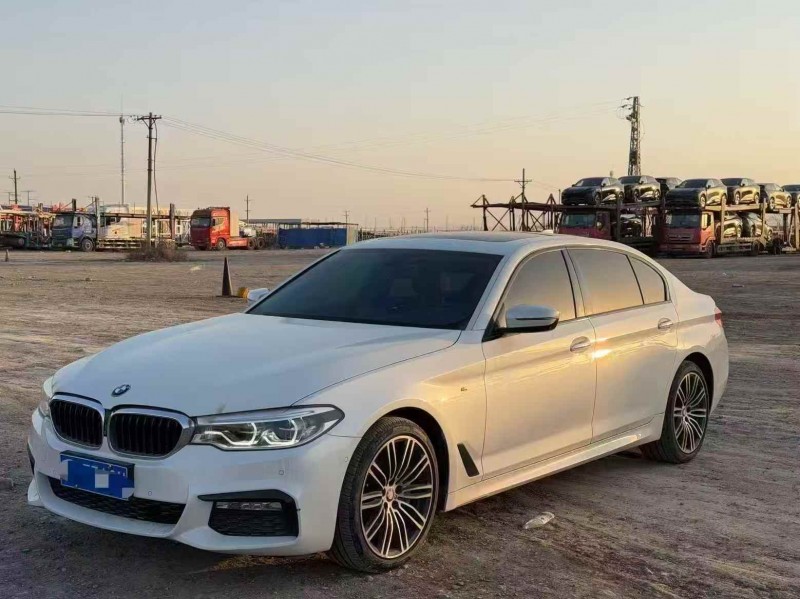 乌鲁木齐18年宝马5系3