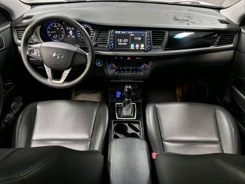 成都19年现代名图3